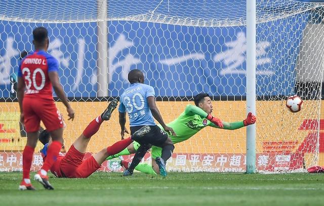 大连一方遭遇主场失利，积分榜稳步下滑的简单介绍